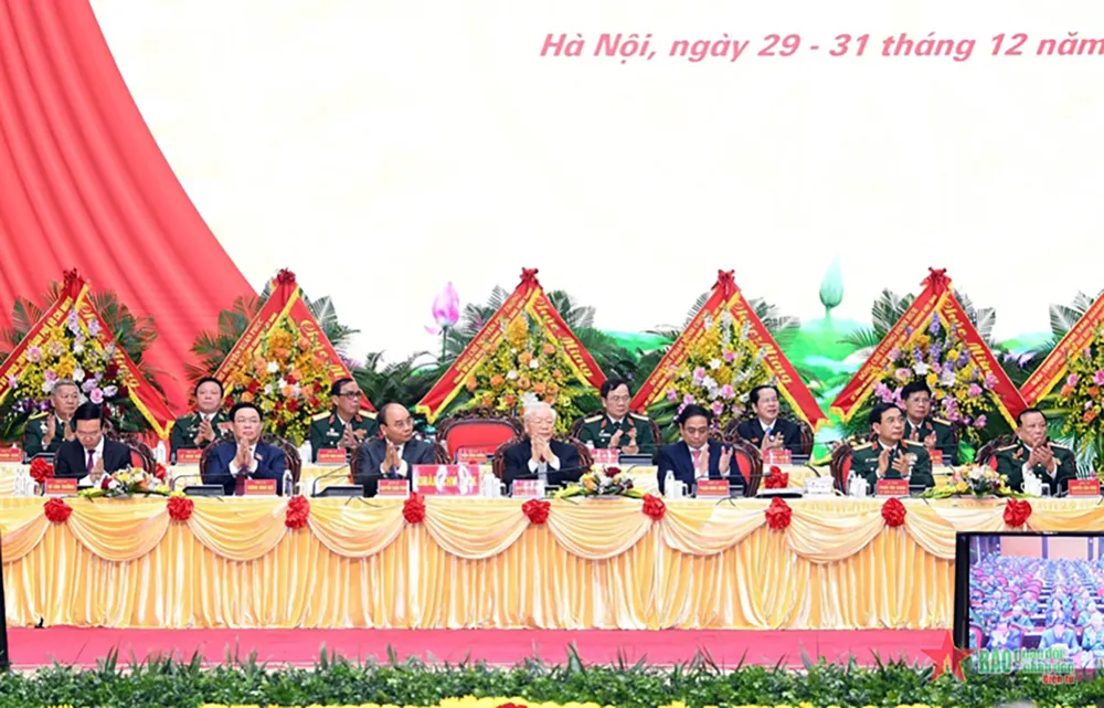 Tổng Bí thư Nguyễn Phú Trọng, Chủ tịch nước Nguyễn Xuân Phúc, Thủ tướng Chính phủ Phạm Minh Chính, Chủ tịch Quốc hội Vương Đình Huệ, Thường trực Ban Bí thư Võ Văn Thưởng tham gia Đoàn Chủ tịch đại hội. Ảnh: VIẾT CHUNG Tổng Bí thư Nguyễn Phú Trọng, Chủ tịch nước Nguyễn Xuân Phúc, Thủ tướng Chính phủ Phạm Minh Chính, Chủ tịch Quốc hội Vương Đình Huệ, Thường trực Ban Bí thư Võ Văn Thưởng tham gia Đoàn Chủ tịch đại hội. Ảnh: VIẾT CHUNG