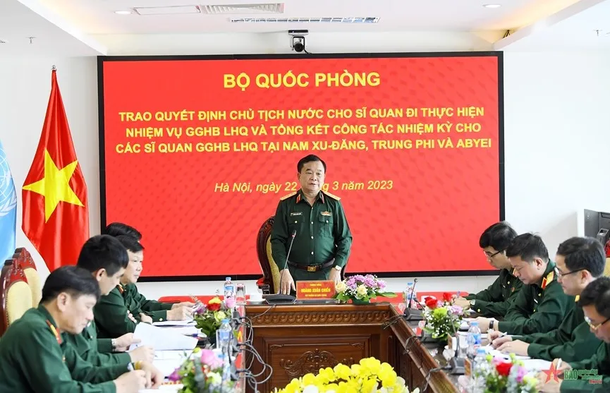 Thượng tướng Hoàng Xuân Chiến chủ trì và phát biểu tại buổi lễ. Ảnh: BQP