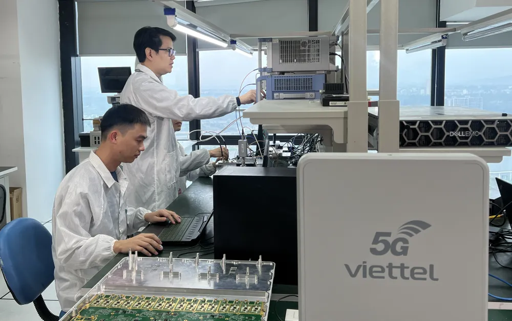 Sản phẩm do chính Viettel tự thiết kế có khả năng thích ứng được với các rủi ro ngày càng khó lường trong môi trường an ninh mạng phức tạp và đầy nguy cơ hiện nay Sản phẩm do chính Viettel tự thiết kế có khả năng thích ứng được với các rủi ro ngày càng khó lường trong môi trường an ninh mạng phức tạp và đầy nguy cơ hiện nay