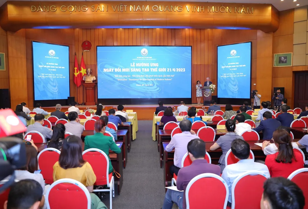 Sự kiện diễn ra chiều 20-4 tại trụ sở Bộ KH-CN. Ảnh T.B Sự kiện diễn ra chiều 20-4 tại trụ sở Bộ KH-CN. Ảnh T.B