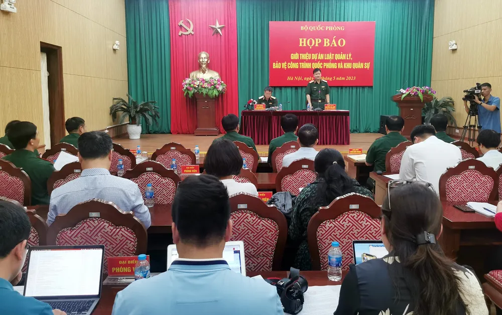 Quang cảnh cuộc họp báo. Ảnh: TRẦN BÌNH