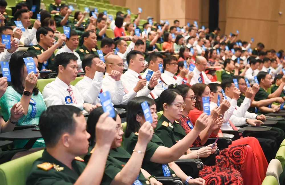 390 đại biểu chính thức tham dự Đại hội, đại diện cho hơn 42.500 người lao động Viettel từ 87 công đoàn cơ sở 390 đại biểu chính thức tham dự Đại hội, đại diện cho hơn 42.500 người lao động Viettel từ 87 công đoàn cơ sở