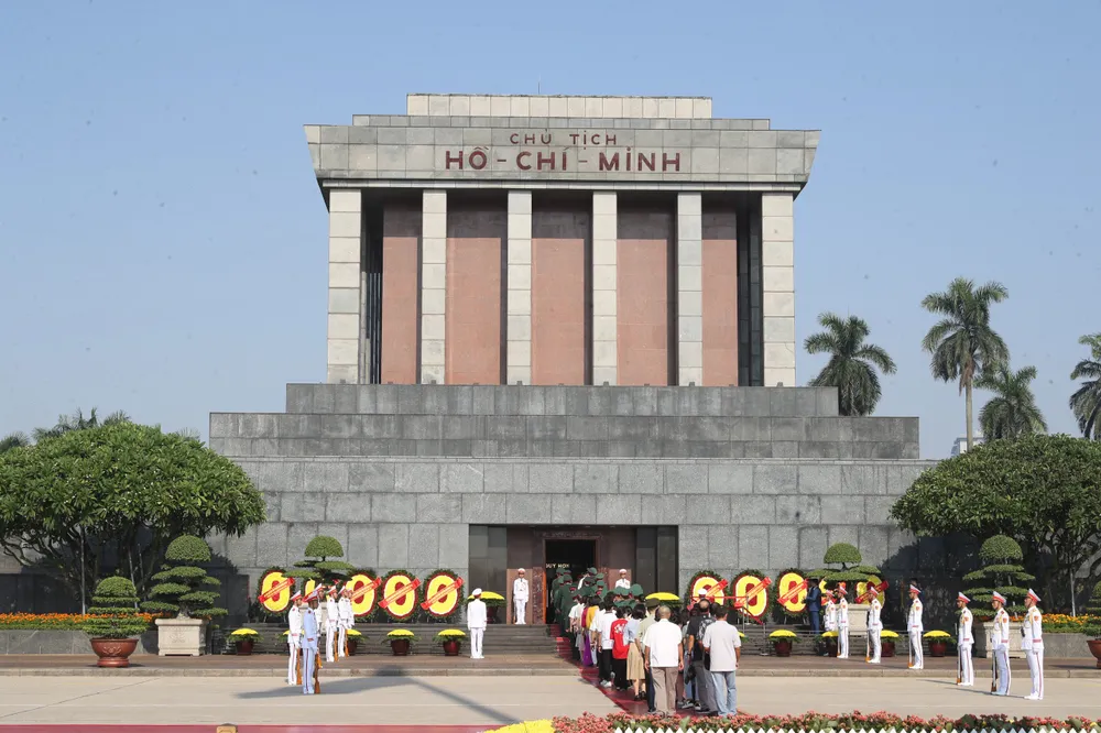 Lăng Chủ tịch Hồ Chí Minh sáng 31-8. Ảnh: QUANG PHÚC Lăng Chủ tịch Hồ Chí Minh sáng 31-8. Ảnh: QUANG PHÚC