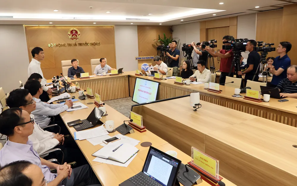 Quang cảnh cuộc họp báo