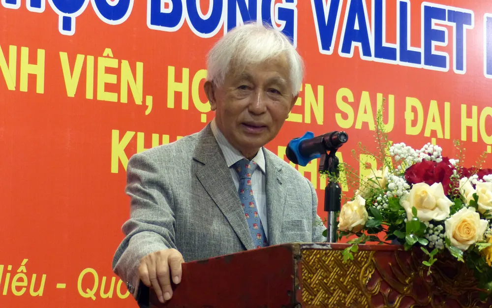 GS Trần Thanh Vân phát biểu tại buổi lễ trao học bổng. Ảnh TRẦN BÌNH