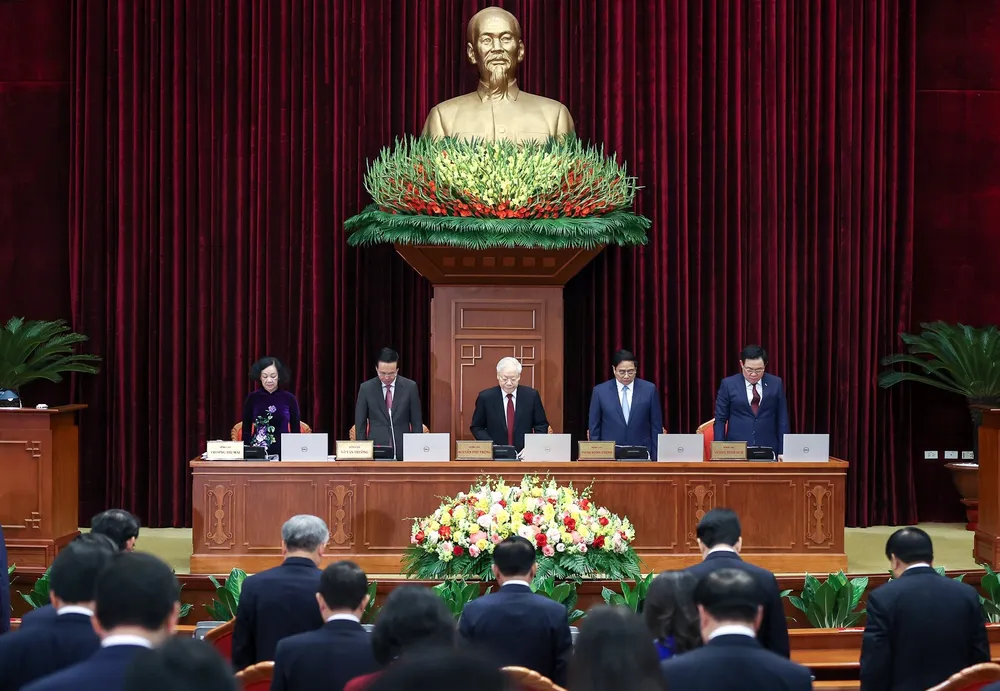 Hội nghị Trung ương 8 tưởng niệm Ủy viên Trung ương Đảng, Phó Thủ tướng Chính phủ Lê Văn Thành và các nạn nhân bị thiệt mạng trong các đợt thiên tai, hỏa hoạn vừa qua. Ảnh: VIẾT CHUNG Hội nghị Trung ương 8 tưởng niệm Ủy viên Trung ương Đảng, Phó Thủ tướng Chính phủ Lê Văn Thành và các nạn nhân bị thiệt mạng trong các đợt thiên tai, hỏa hoạn vừa qua. Ảnh: VIẾT CHUNG