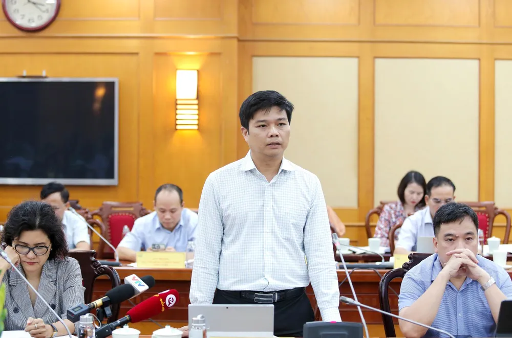 Ông Nguyễn Phú Hùng phát biểu tại cuộc họp báo. Ảnh: T.B Ông Nguyễn Phú Hùng phát biểu tại cuộc họp báo. Ảnh: T.B