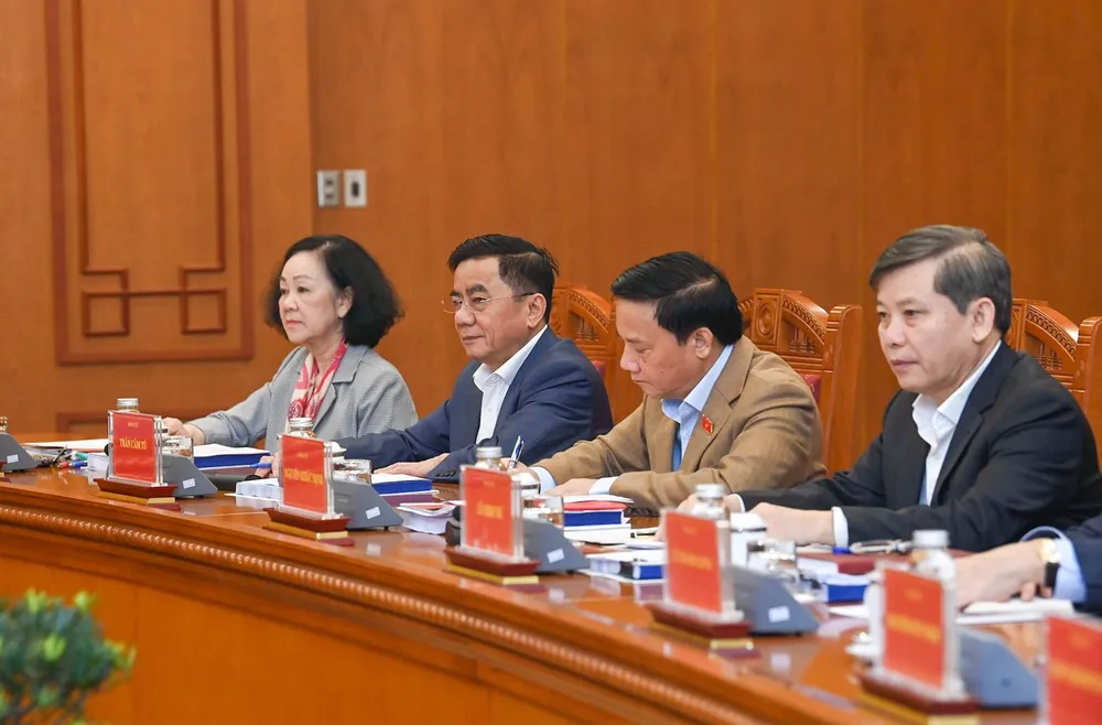 Các đại biểu dự cuộc họp. Ảnh: VIẾT CHUNG Các đại biểu dự cuộc họp. Ảnh: VIẾT CHUNG