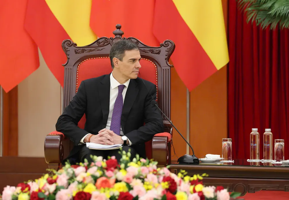 Thủ tướng Tây Ban Nha Pedro Sánchez phát biểu tại cuộc tiếp. Ảnh: QUANG PHÚC TBT tiep Thu tuong TBN 5.jpg