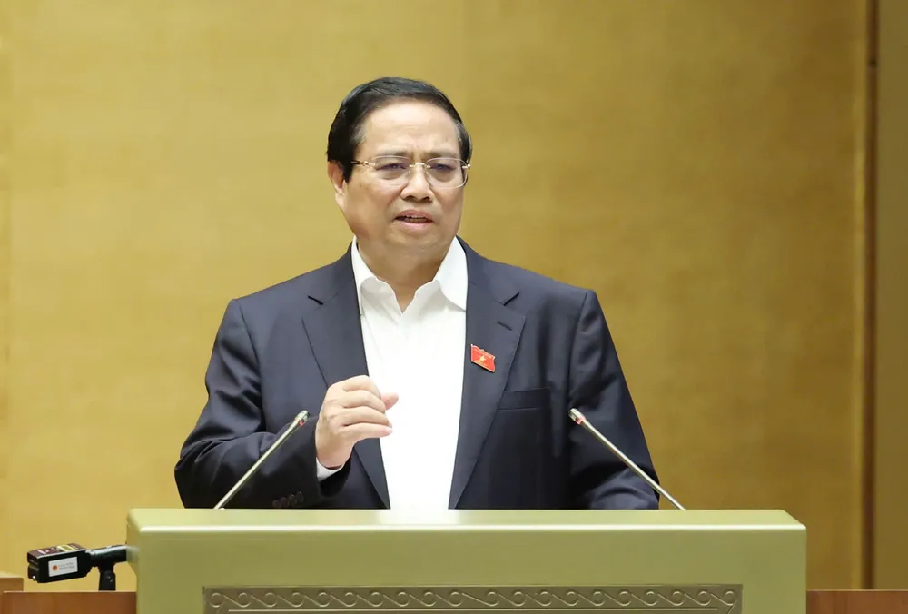 Thủ tướng Chính phủ Phạm Minh Chính trình bày chuyên đề tại Hội trường Diên Hồng. Ảnh: QUANG PHÚC Anh HN Quan triet 10.jpg