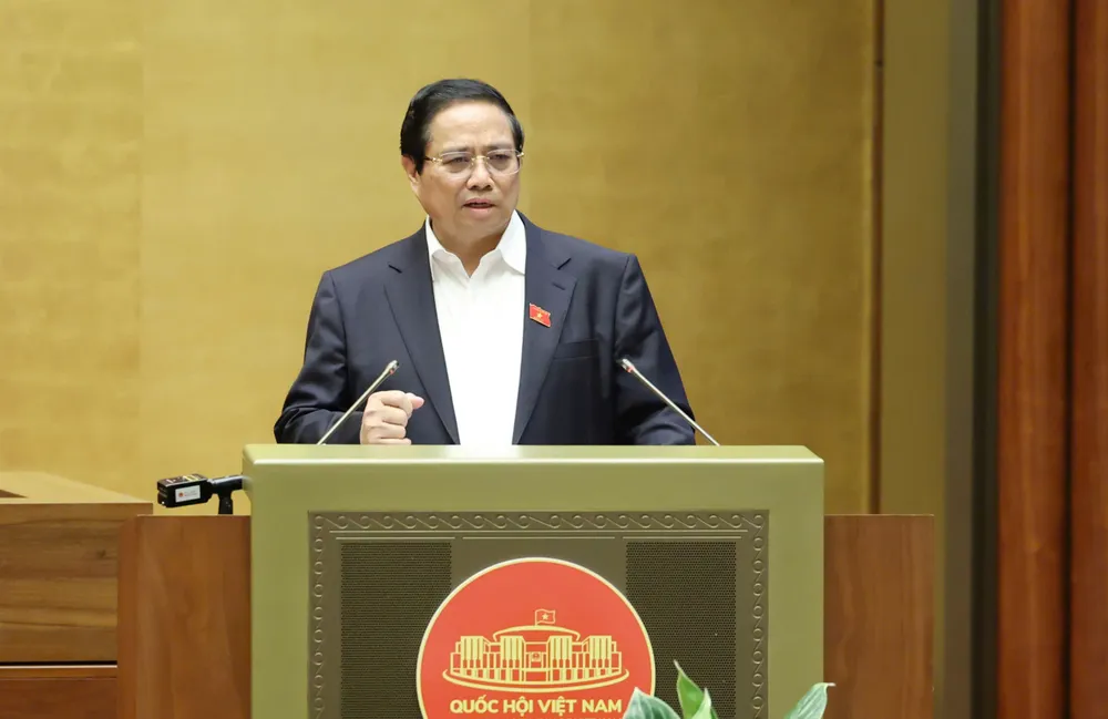 Thủ tướng Chính phủ Phạm Minh Chính trình bày chuyên đề tại Hội trường Diên Hồng. Ảnh: QUANG PHÚC Anh HN Quan triet 9.jpg
