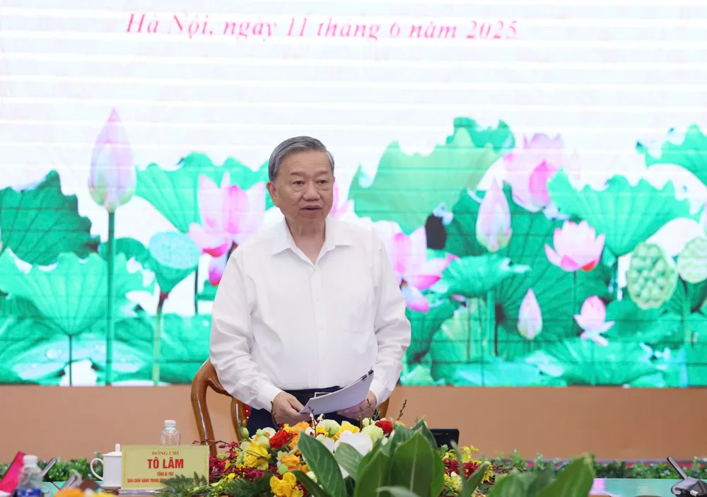 Tổng Bí thư Tô Lâm phát biểu mở đầu cuộc làm việc. Ảnh: QUANG PHÚC Anh TBT lam viec Ban TGDVTW 9.jpg