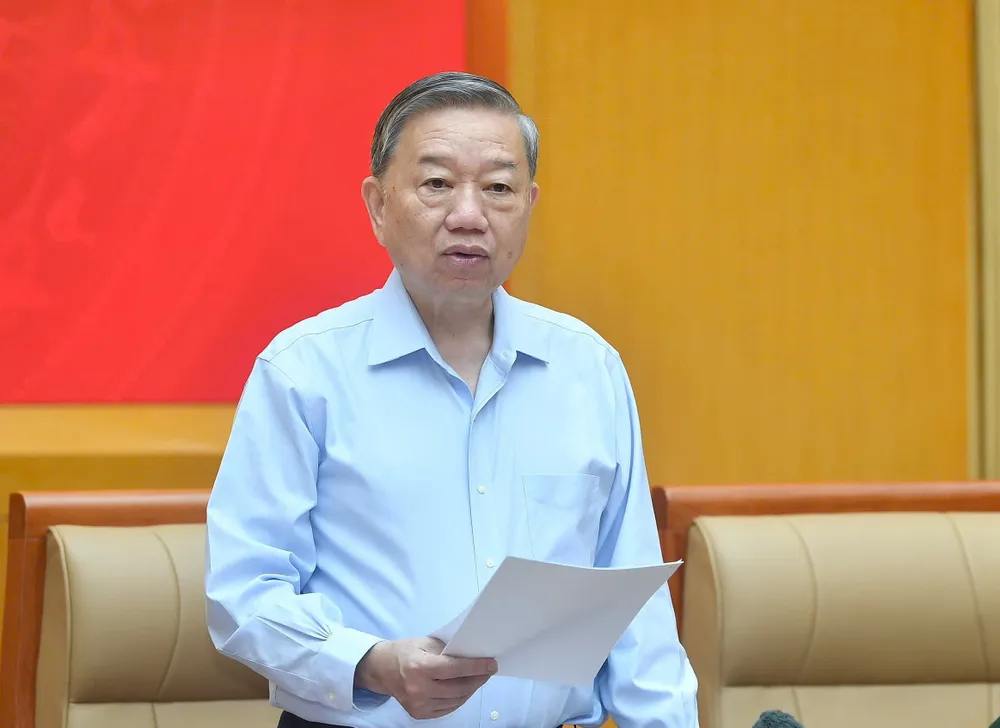 Tổng Bí thư Tô Lâm phát biểu chỉ đạo hội nghị. Ảnh: VIẾT CHUNG HN Quan uy TW 1.jpg