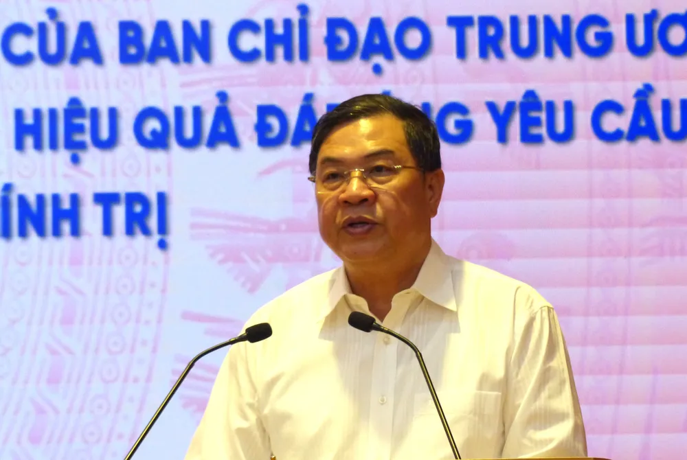 Đồng chí Phạm Gia Túc trình bày quán triệt các nội dung cơ bản của Kế hoạch số 02-KH/BCĐTW tại hội nghị. Ảnh: TRẦN BÌNH Anh Ban Chi dao 2.JPG