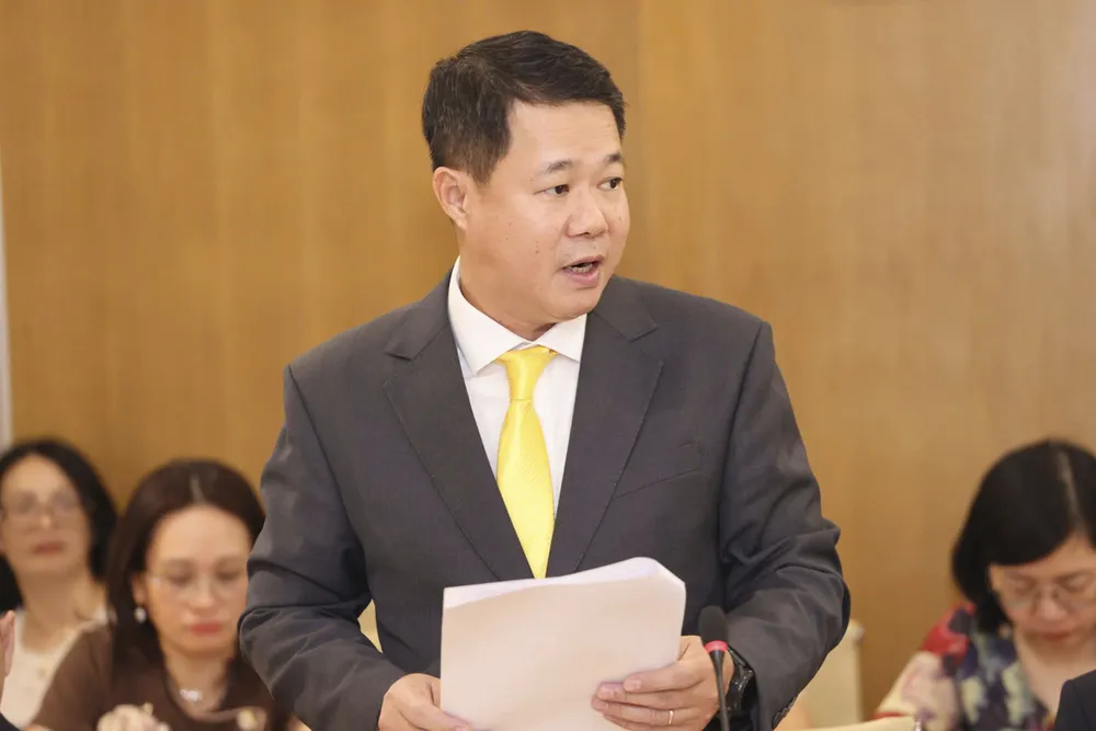 Ông Nguyễn Trường Giang phát biểu nhận nhiệm vụ Ông Nguyễn Trường Giang, Chủ tịch HĐTV Tổng công ty Bưu điện Việt Nam phát biểu.jpg