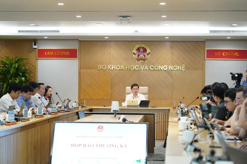 مشهد المؤتمر الصحفي Hop bao Bo KHCN 1.jpg