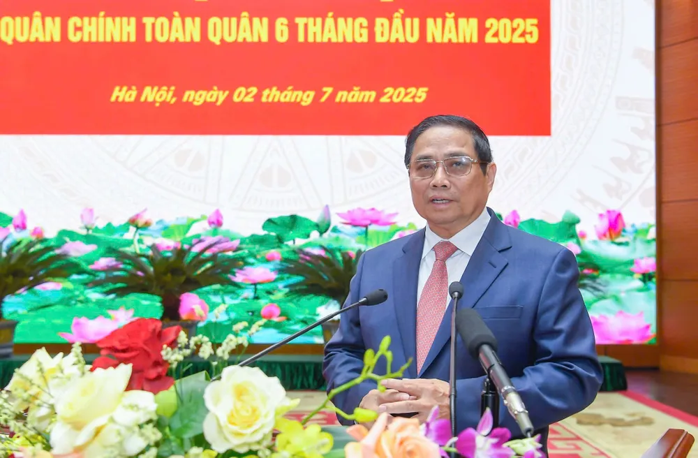 Thủ tướng Phạm Minh Chính phát biểu chỉ đạo hội nghị. Ảnh: VIẾT CHUNG Anh HN Quan chinh BQP 5.jpg