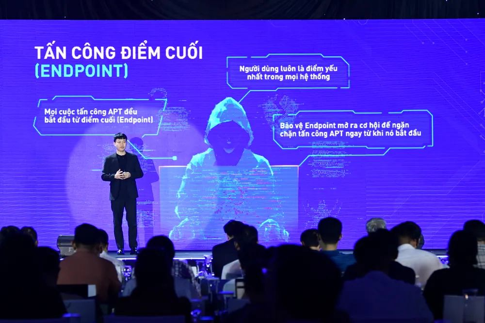 Nguyen Dinh Tuong 씨는 이 행사에서 NCS EDR 엔드포인트 공격 방지 솔루션을 소개했습니다. Ông Nguyễn Đình Tường 02.JPG