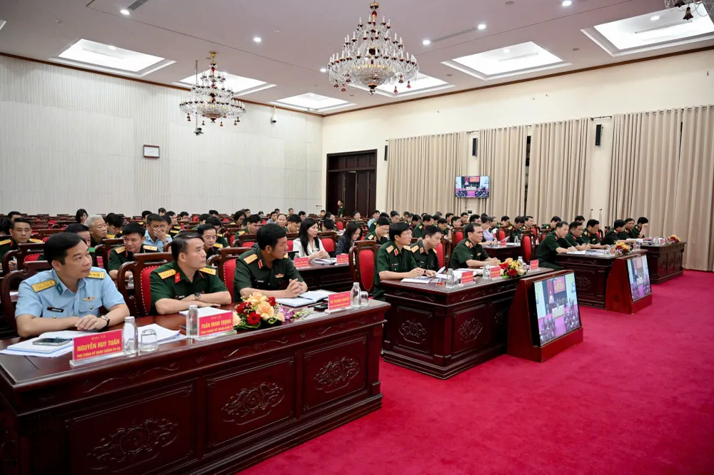 Các đại biểu dự hội nghị. Ảnh: Đ.T Anh Hoi nghi BQP 1.jpg