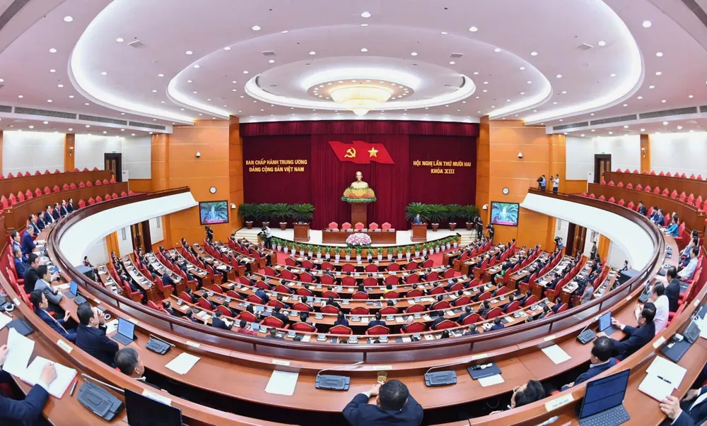 Toàn cảnh phiên bế mạc Hội nghị lần thứ 12 Ban Chấp hành Trung ương Đảng khóa XIII. Ảnh: VIẾT CHUNG Be mac HN Trung uong 8.jpg