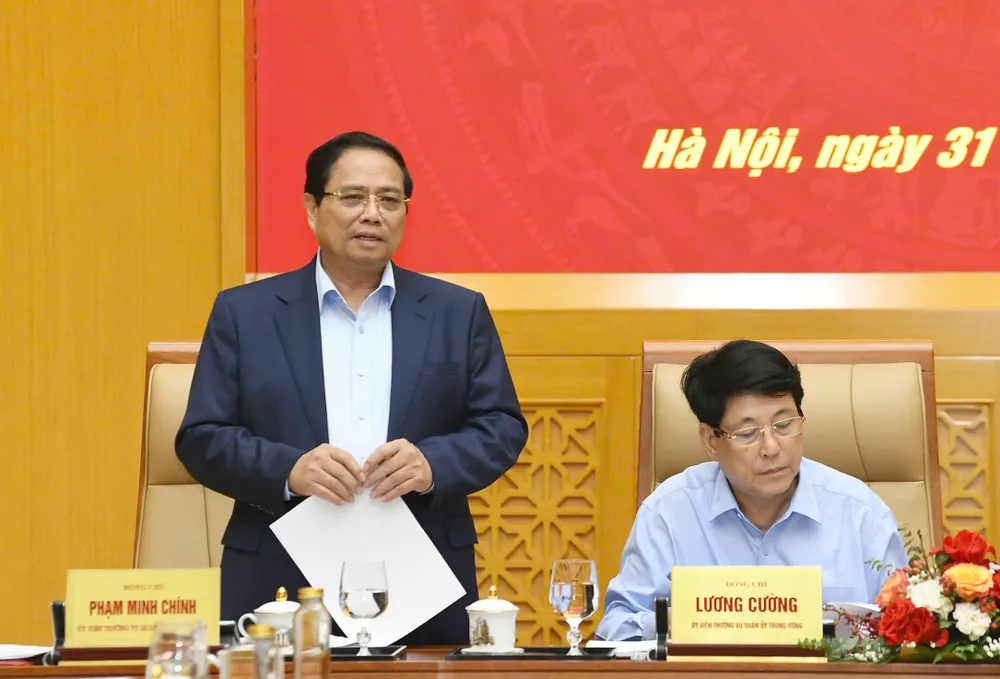 Thủ tướng Phạm Minh Chính phát biểu tại hội nghị. Ảnh: VIẾT CHUNG Hop Thuong vu Quan uy TW 7.jpg
