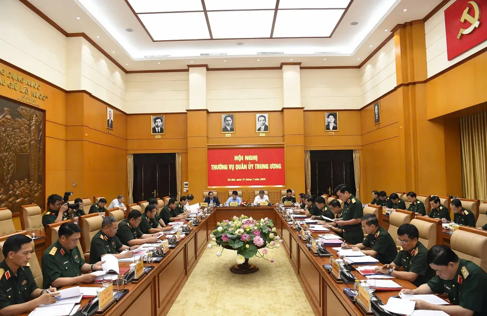 Quang cảnh hội nghị. Ảnh: VIẾT CHUNG Hop Thuong vu Quan uy TW 9.jpg