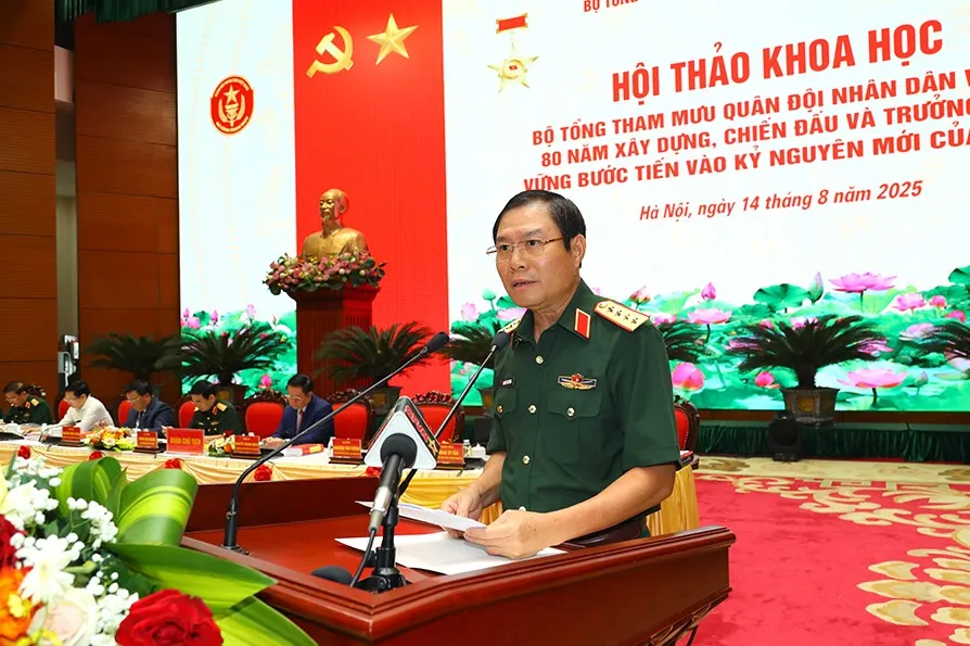 Đại tướng Nguyễn Tân Cương phát biểu khai mạc hội thảo. Ảnh: BQP Hoi thao Bo TTM 2.jpg