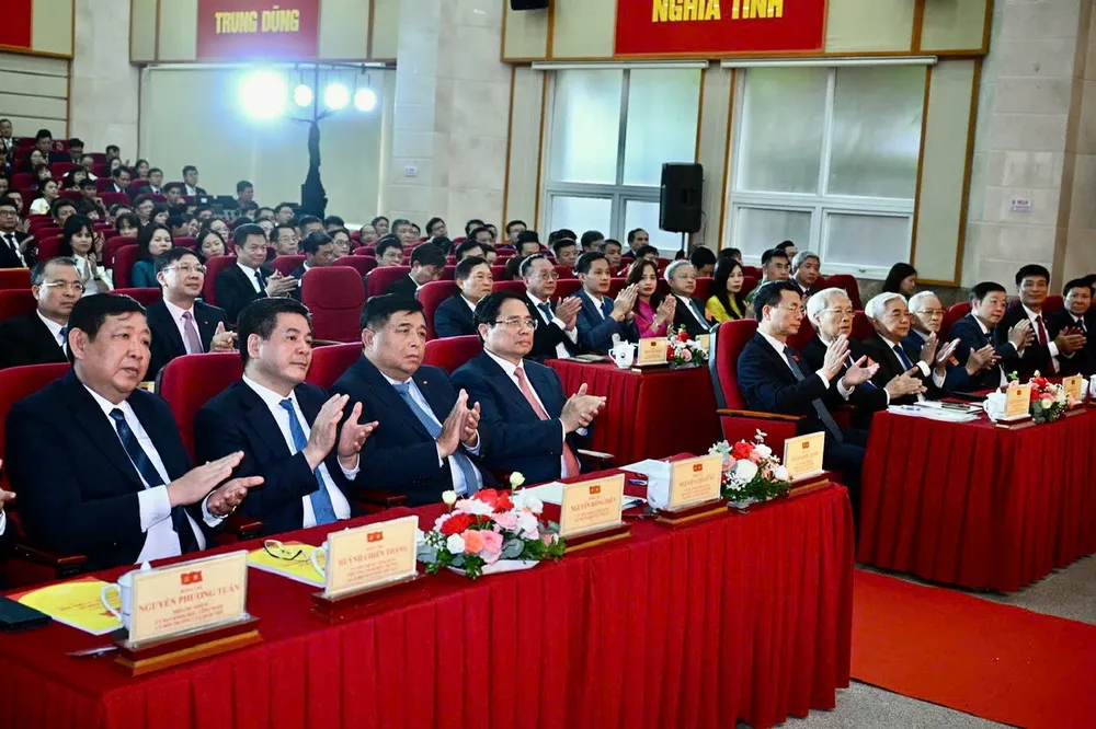 Thủ tướng Phạm Minh Chính và các đại biểu dự đại hội Dai hoi Bo KHCN 7.jpg