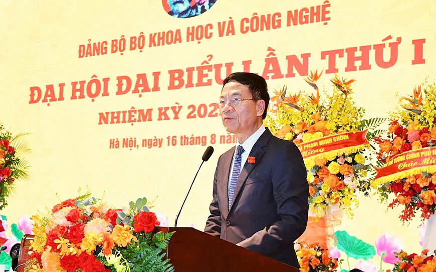 Bộ trưởng Nguyễn Mạnh Hùng phát biểu khai mạc đại hội Dai hoi Bo KHCN 8.jpg