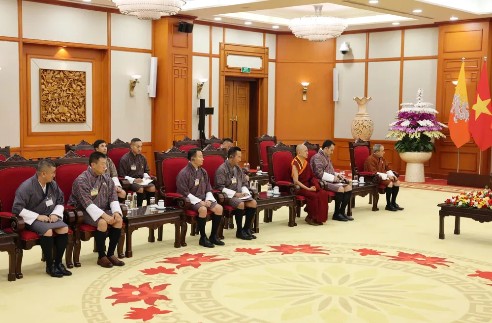 Đoàn Bhutan tham gia cuộc tiếp. Ảnh: QUANG PHÚC TBT tiep Quoc vuong Bhutan 9.jpg
