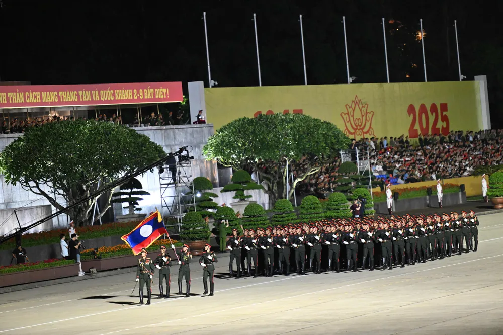 กองทัพประชาชนลาวเข้าร่วมการฝึกอบรมอย่างครอบคลุม Khi dieu hanh - dieu binh 23.jpg