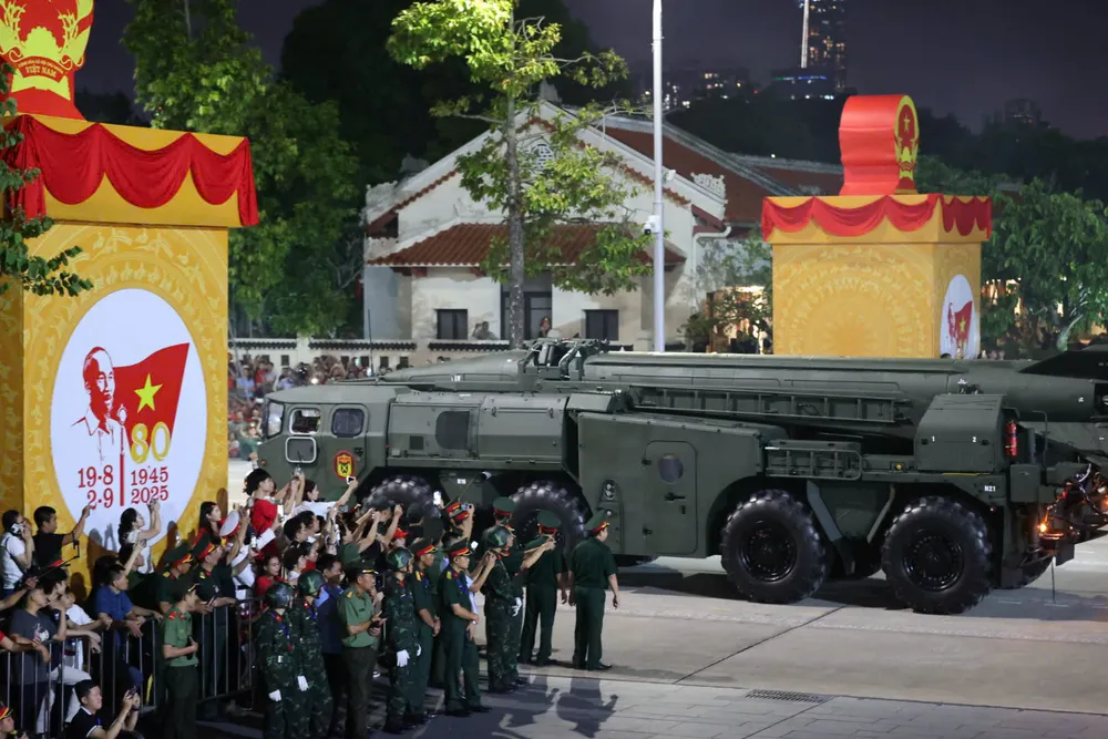 Xe quan su 18.jpg