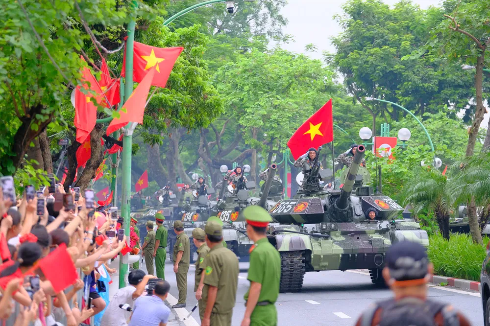 Anh xe tang - phao 1.jpg