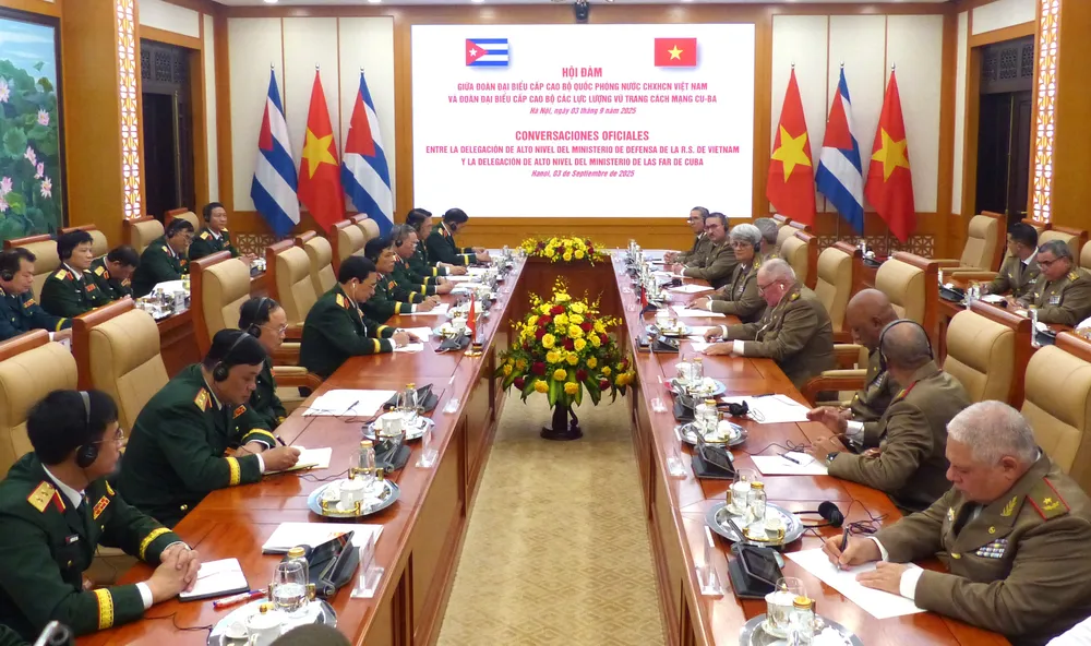 Quang cảnh cuộc hội đàm. Ảnh: TRẦN BÌNH Anh doan Bo QP Cuba 14.JPG