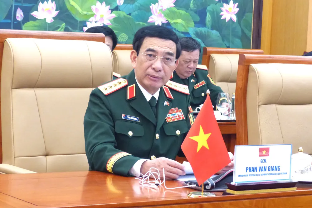 Đại tướng Phan Văn Giang phát biểu tại hội đàm. Ảnh: TRẦN BÌNH Anh doan Bo QP Cuba 8.JPG