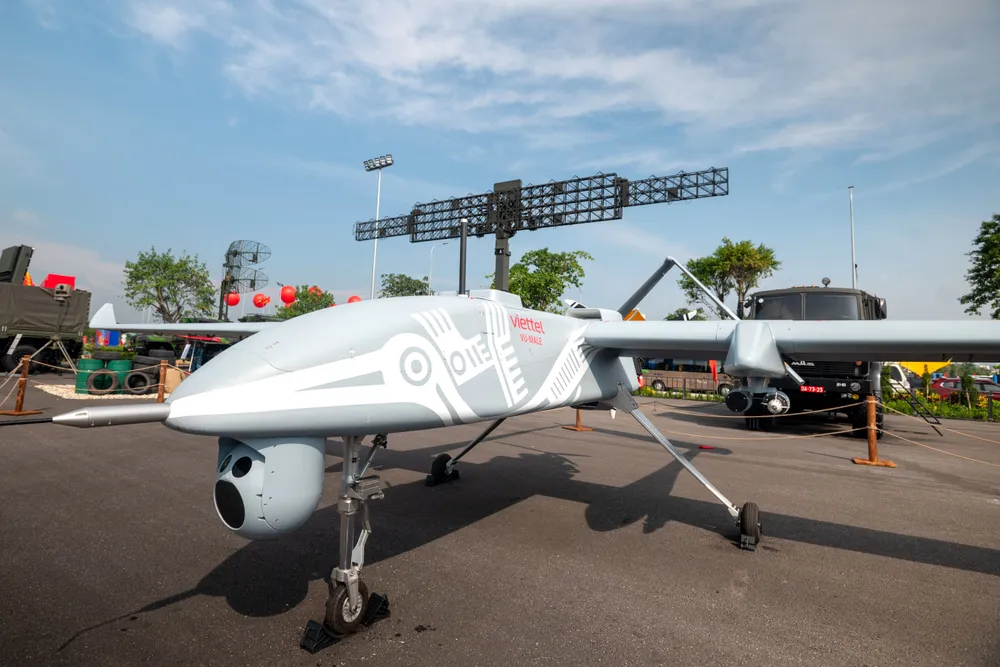 Khối lượng cất cánh là VU-MALE là 1.500kg; khối lượng tải tối đa 500kg UAV tam xa 2.jpg