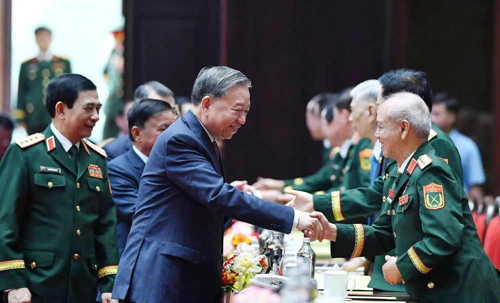 Tổng Bí thư Tô Lâm và các đại biểu tham dự buổi lễ. Ảnh: VIẾT CHUNG Anh 80 nam Bo TTTM 5.jpg