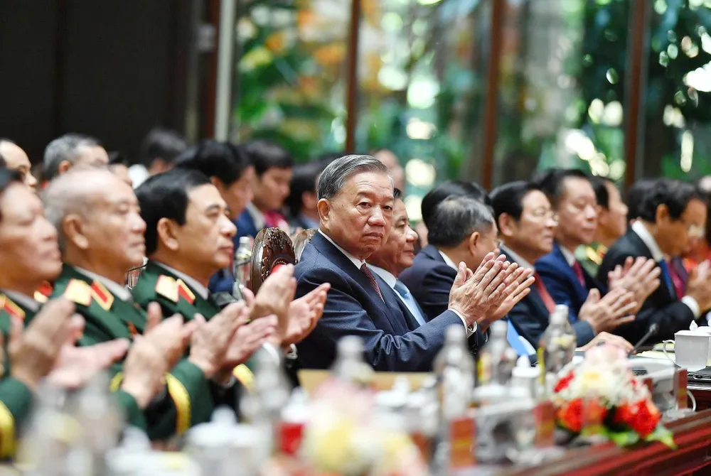 Tổng Bí thư Tô Lâm và các đại biểu tham dự buổi lễ. Ảnh: VIẾT CHUNG Anh 80 nam Bo TTTM 6.jpg