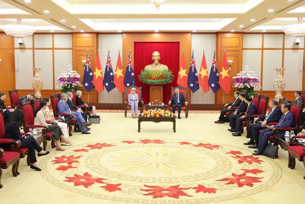 Quang cảnh cuộc tiếp. Ảnh: QUANG PHÚC TBT tiep Toan quyen Australia 2.jpg