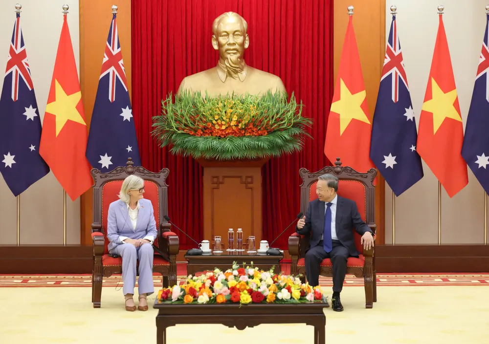 Tổng Bí thư Tô Lâm và Toàn quyền Australia Sam Mostyn trao đổi các vấn đề cùng quan tâm tại cuộc tiếp. Ảnh: QUANG PHÚC TBT tiep Toan quyen Australia 3.jpg