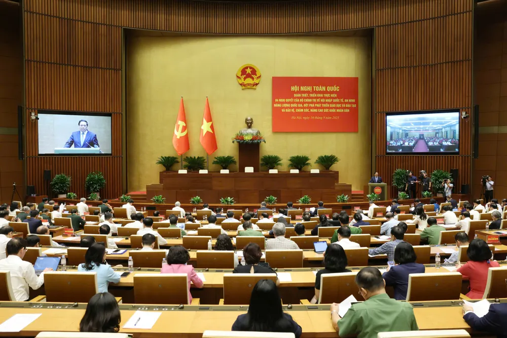 Quang cảnh hội nghị tại điểm cầu Hội trường Diên Hồng. Ảnh: QUANG PHÚC Anh HN quan triet 4 NQ 8.jpg