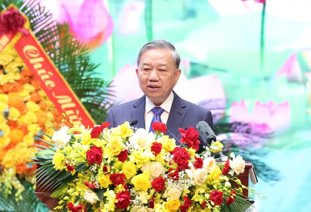 Tổng Bí thư Tô Lâm phát biểu chỉ đạo đại hội. Ảnh: QUANG PHÚC DH Thi dua Quyet thang toan quan 22.jpg