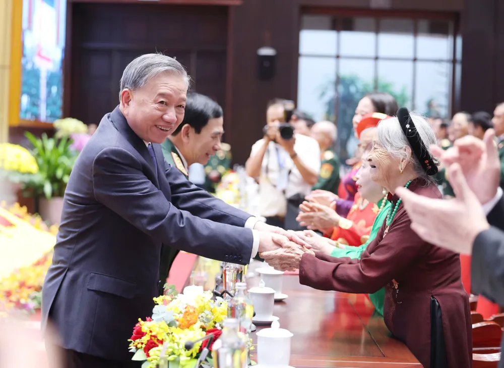Tổng Bí thư Tô Lâm và các đại biểu tham dự đại hội. Ảnh: QUANG PHÚC DH Thi dua Quyet thang toan quan 6.jpg