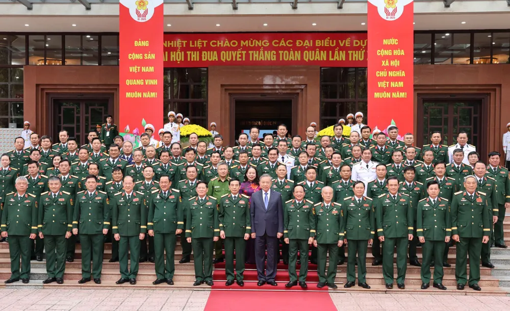 Tổng Bí thư Tô Lâm và các đại biểu tham dự đại hội. Ảnh: QUANG PHÚC DH Thi dua Quyet thang toan quan 8.jpg