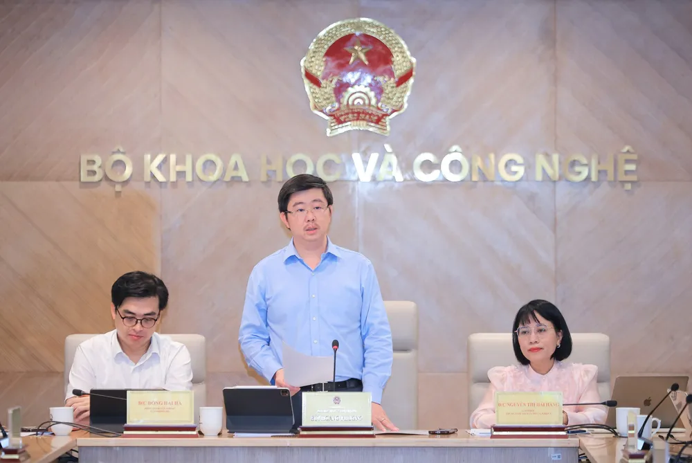 Thứ trưởng Bùi Hoàng Phương phát biểu tại cuộc họp báo Anh hop bao MST 3.jpg