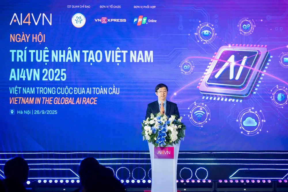 Thứ trưởng Bộ KH-CN Bùi Hoàng Phương phát biểu khai mạc AI4VN 2025 Ngay hoi AI4VN 4.jpg