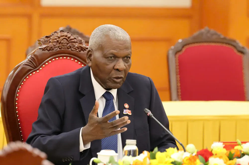Chủ tịch Quốc hội Cuba Esteban Lazo Hernández phát biểu tại buổi tiếp. Ảnh: QUANG PHÚC TBT tiep CTQH Cuba 4.jpg