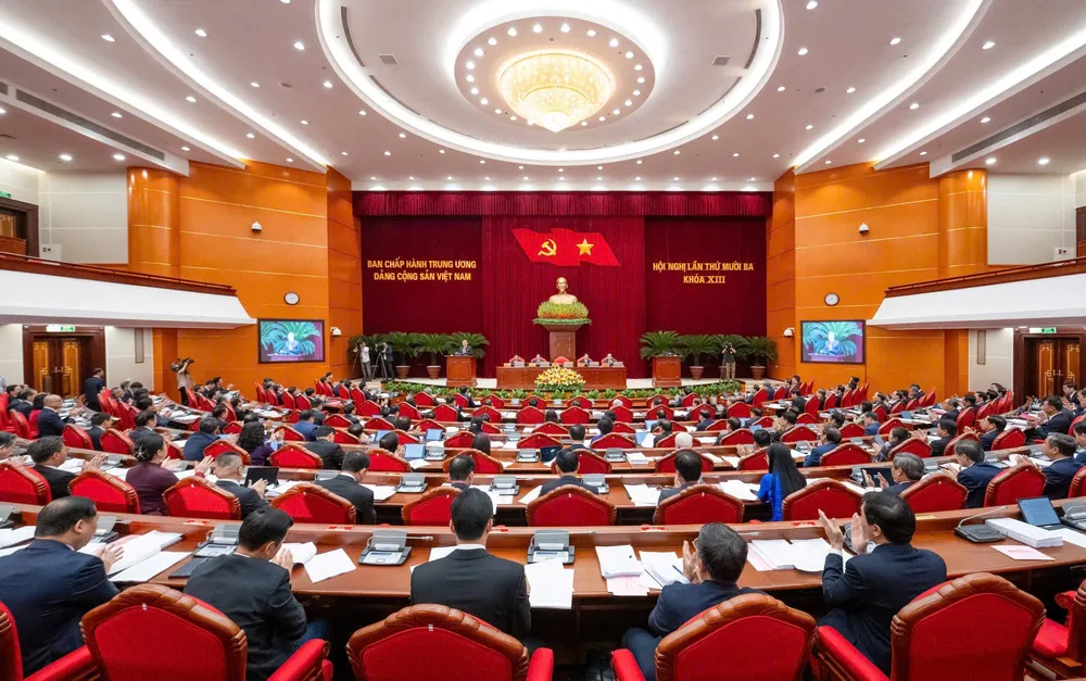 Quang cảnh phiên khai mạc Hội nghị lần thứ 13, Ban Chấp hành Trung ương Đảng khóa XIII. Ảnh: VIẾT CHUNG Khai mac HNTW muoi ba 8.jpg