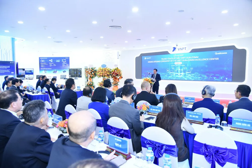 Quang cảnh buổi lễ Anh VNPT- Qualcomm 4.jpg