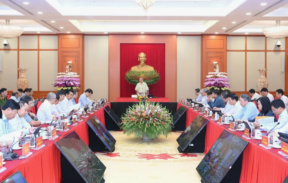 Quang cảnh phiên họp tại trụ sở Trung ương Đảng. Ảnh: VIẾT CHUNG Anh TBT lam viec Ban Chi dao phat trien KHCN 3.jpg